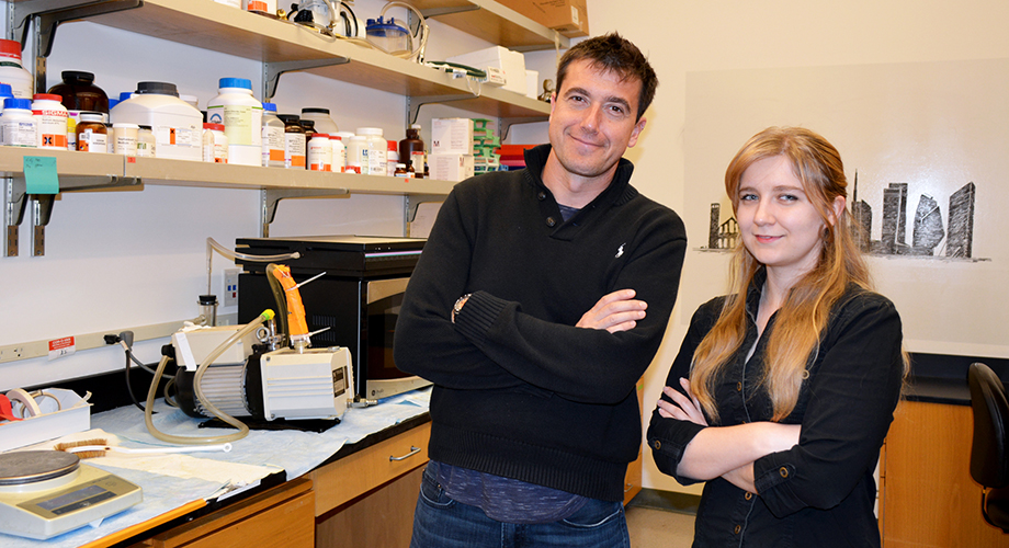 TSRI Associate Professor Eros Lazzerini Denchi (left) led the new study with TSRI Graduate Student Anastasia Lobanova (right) and co-senior author TSRI Associate Professor Anton Maximov (not pictured). (Photo by Madeline McCurry-Schmidt.)