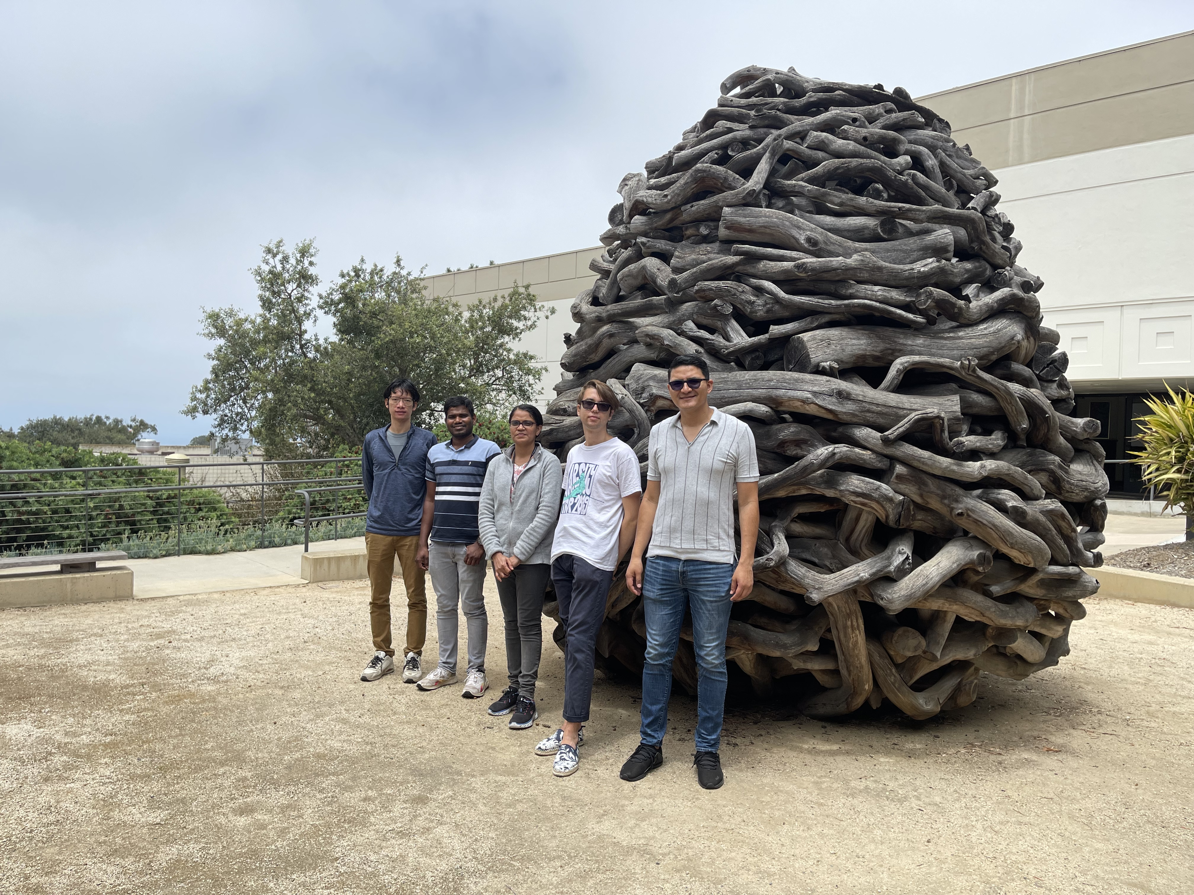 Group_photo_2022_July.jpg