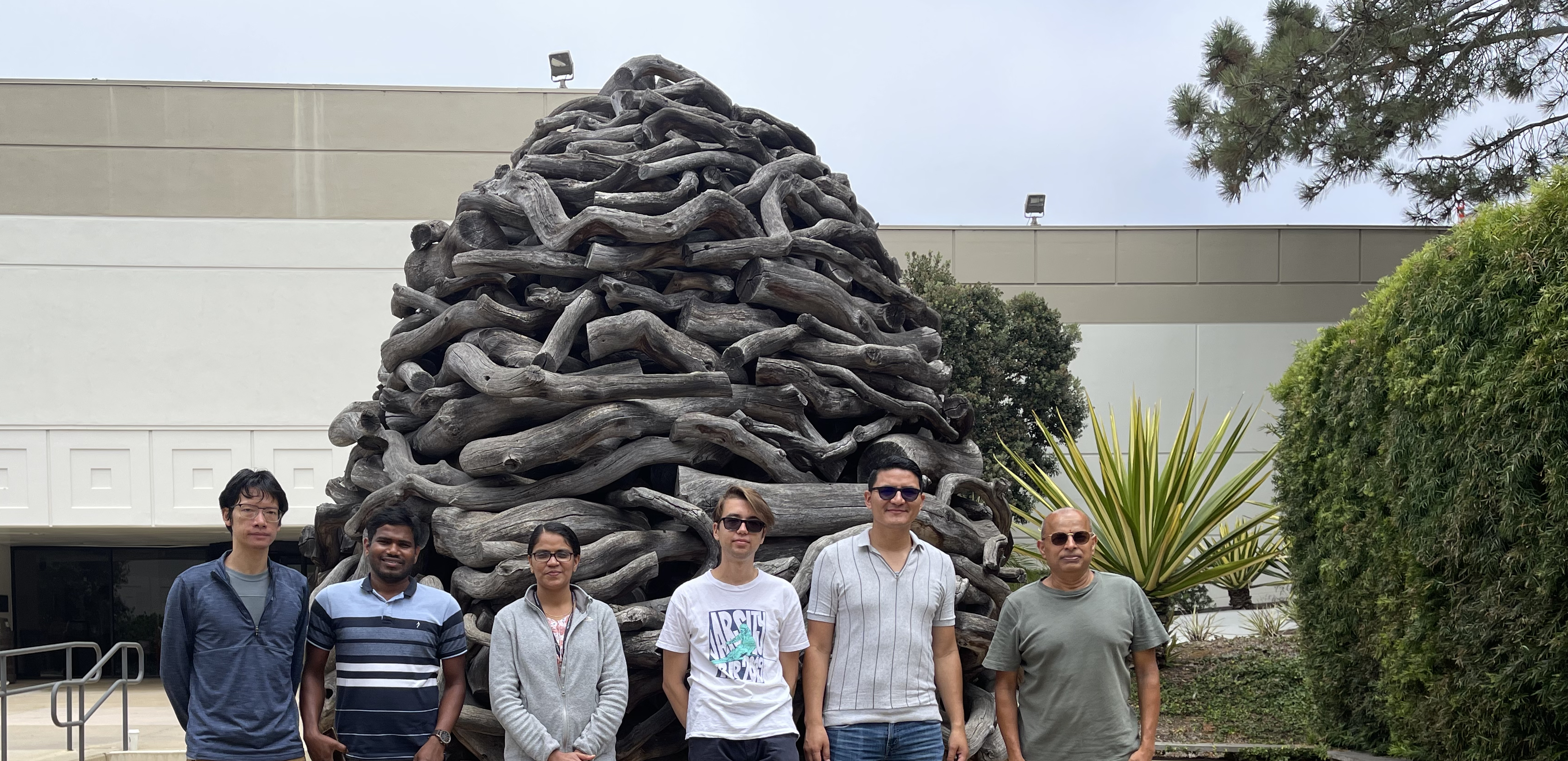 Group_photo_Full_July_2022.jpg
