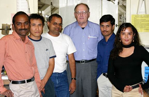 Group photo of Eschenmoser lab members