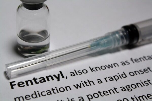 Broadly neutralizing antibody prevents lethality from fentanyl class of synthetic opioids