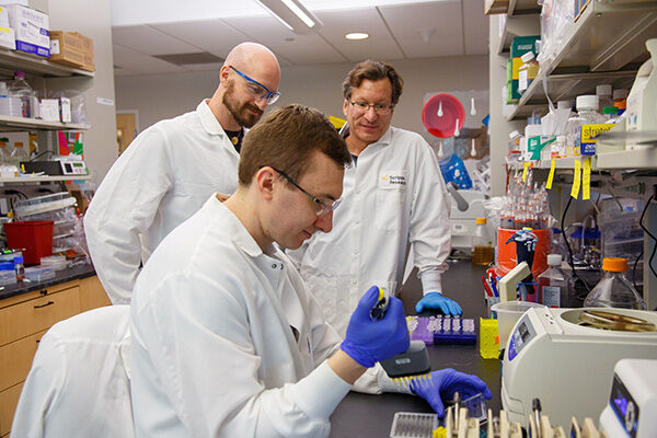 Viral HIV vaccine gives durable protection against tough strains