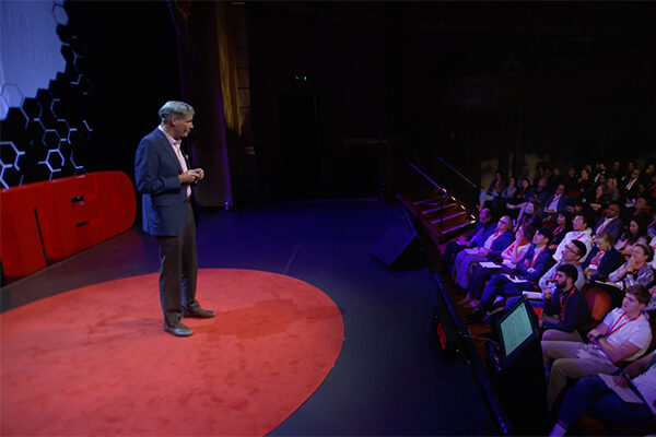 Scripps Research Executive Vice President Eric Topol gives TED talk on transformative power of AI in medicine